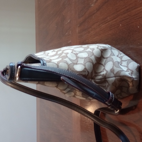 Coach Crossbody Bag - Picture 7 of 8